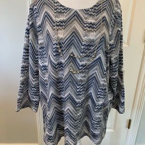 Beautiful XL Alfred Dunner top with removable necklace!